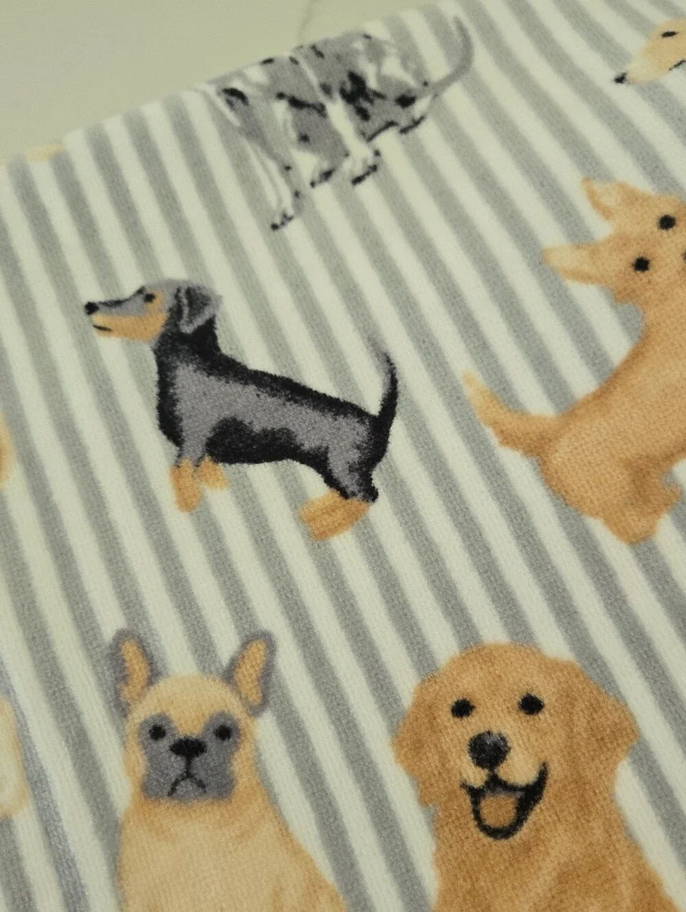 DOG PRINT Bath Towels & Hand Towel Set Deborah Connolly New With Tags Dogs